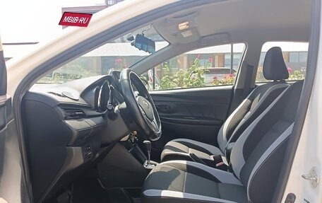 Toyota Yaris XP150 рестайлинг, 2022 год, 980 000 рублей, 8 фотография