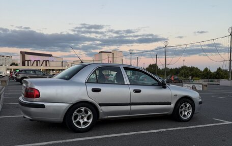 Mitsubishi Carisma I, 2000 год, 220 000 рублей, 2 фотография