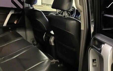 Toyota Land Cruiser Prado 150 рестайлинг, 2011 год, 3 200 000 рублей, 6 фотография