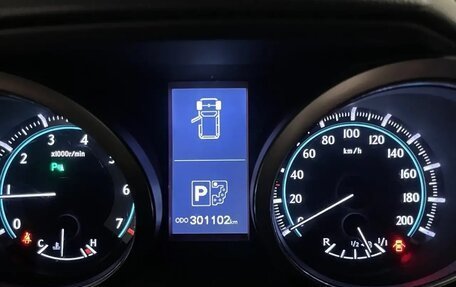 Toyota Land Cruiser Prado 150 рестайлинг, 2011 год, 3 200 000 рублей, 8 фотография
