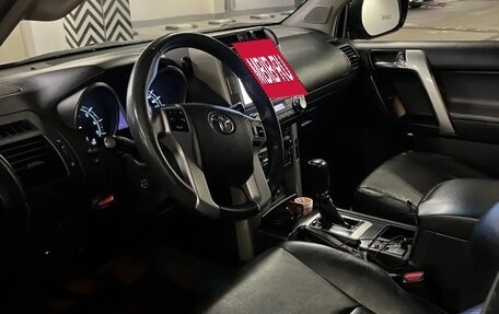 Toyota Land Cruiser Prado 150 рестайлинг, 2011 год, 3 200 000 рублей, 10 фотография
