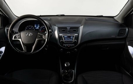 Hyundai Solaris II рестайлинг, 2016 год, 999 000 рублей, 18 фотография