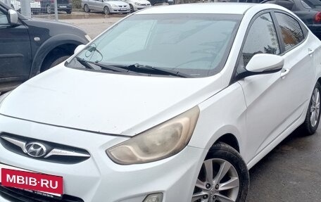 Hyundai Solaris II рестайлинг, 2012 год, 520 000 рублей, 2 фотография