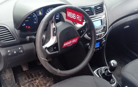 Hyundai Solaris II рестайлинг, 2012 год, 520 000 рублей, 4 фотография