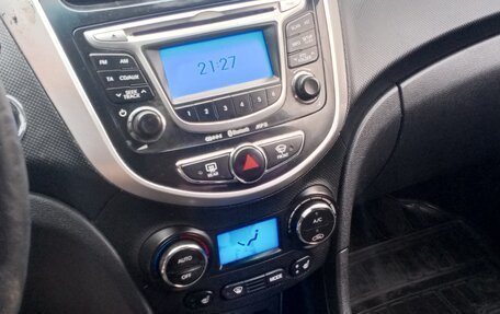 Hyundai Solaris II рестайлинг, 2012 год, 520 000 рублей, 5 фотография