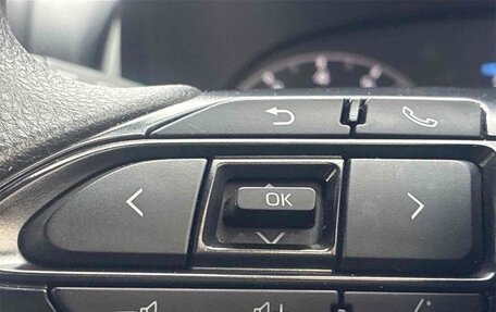 Toyota Yaris, 2023 год, 1 015 000 рублей, 13 фотография