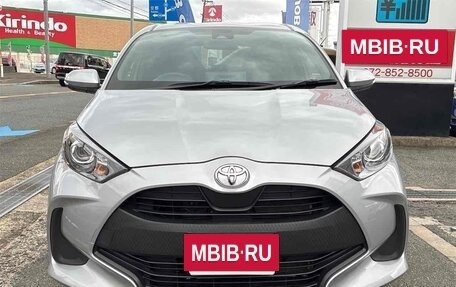 Toyota Yaris, 2023 год, 1 015 000 рублей, 2 фотография