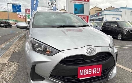 Toyota Yaris, 2023 год, 1 015 000 рублей, 8 фотография