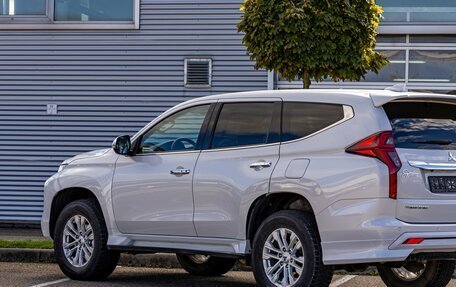 Mitsubishi Pajero Sport III рестайлинг, 2020 год, 2 395 000 рублей, 9 фотография