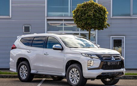 Mitsubishi Pajero Sport III рестайлинг, 2020 год, 2 395 000 рублей, 3 фотография