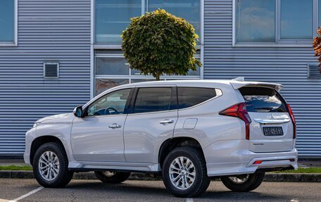 Mitsubishi Pajero Sport III рестайлинг, 2020 год, 2 395 000 рублей, 4 фотография