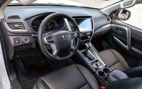 Mitsubishi Pajero Sport III рестайлинг, 2020 год, 2 395 000 рублей, 13 фотография