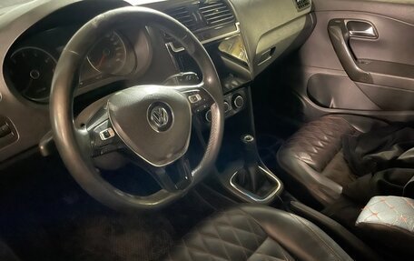 Volkswagen Polo VI (EU Market), 2011 год, 250 000 рублей, 1 фотография