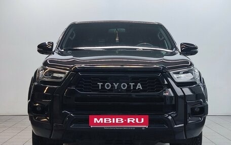 Toyota Hilux VIII, 2022 год, 5 695 000 рублей, 2 фотография