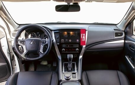 Mitsubishi Pajero Sport III рестайлинг, 2020 год, 2 395 000 рублей, 16 фотография