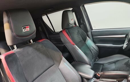 Toyota Hilux VIII, 2022 год, 5 695 000 рублей, 19 фотография