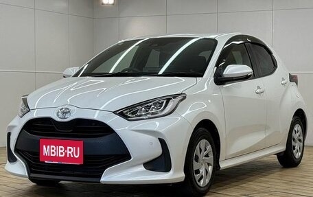 Toyota Yaris, 2022 год, 993 000 рублей, 3 фотография