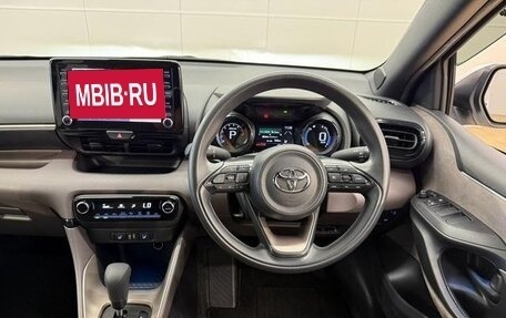 Toyota Yaris, 2022 год, 993 000 рублей, 17 фотография