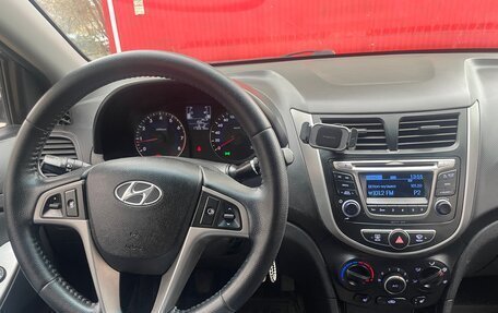 Hyundai Solaris II рестайлинг, 2014 год, 800 000 рублей, 7 фотография