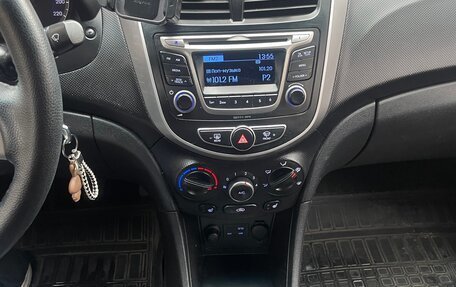 Hyundai Solaris II рестайлинг, 2014 год, 800 000 рублей, 5 фотография
