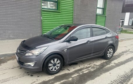 Hyundai Solaris II рестайлинг, 2014 год, 800 000 рублей, 3 фотография