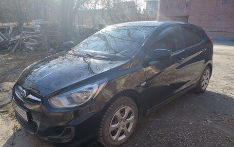 Hyundai Solaris II рестайлинг, 2012 год, 700 000 рублей, 4 фотография