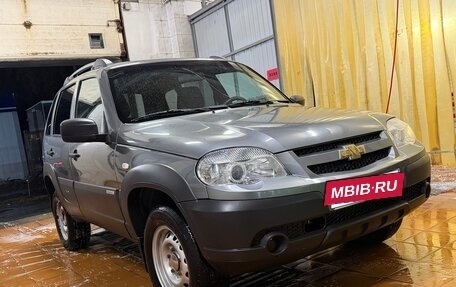 Chevrolet Niva I рестайлинг, 2017 год, 650 000 рублей, 2 фотография