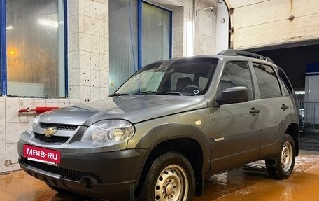 Chevrolet Niva I рестайлинг, 2017 год, 650 000 рублей, 3 фотография