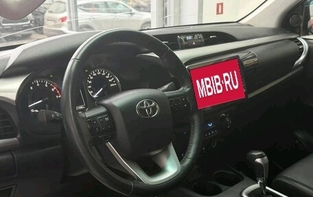 Toyota Hilux VIII, 2021 год, 3 500 000 рублей, 7 фотография