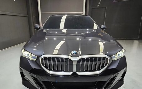 BMW 5 серия, 2026 год, 7 370 000 рублей, 2 фотография