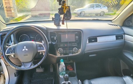 Mitsubishi Outlander III рестайлинг 3, 2012 год, 1 320 000 рублей, 16 фотография
