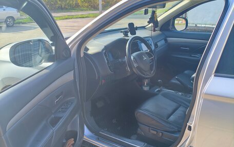 Mitsubishi Outlander III рестайлинг 3, 2012 год, 1 320 000 рублей, 19 фотография