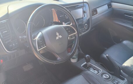 Mitsubishi Outlander III рестайлинг 3, 2012 год, 1 320 000 рублей, 17 фотография