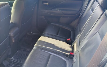 Mitsubishi Outlander III рестайлинг 3, 2012 год, 1 320 000 рублей, 18 фотография