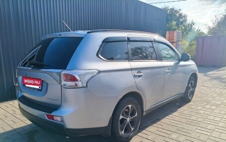 Mitsubishi Outlander III рестайлинг 3, 2012 год, 1 320 000 рублей, 12 фотография