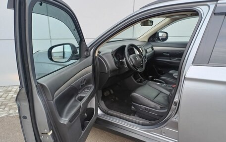 Mitsubishi Outlander III рестайлинг 3, 2012 год, 1 300 000 рублей, 9 фотография