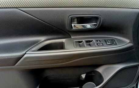 Mitsubishi Outlander III рестайлинг 3, 2012 год, 1 300 000 рублей, 11 фотография