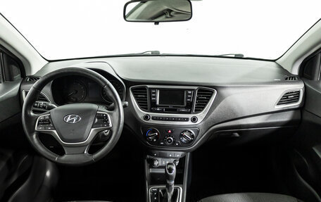 Hyundai Solaris II рестайлинг, 2018 год, 999 700 рублей, 13 фотография