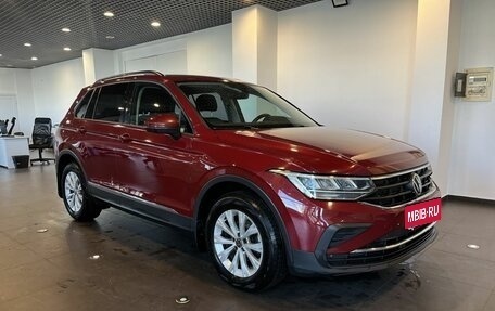 Volkswagen Tiguan II, 2021 год, 2 749 000 рублей, 1 фотография