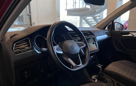 Volkswagen Tiguan II, 2021 год, 2 749 000 рублей, 23 фотография