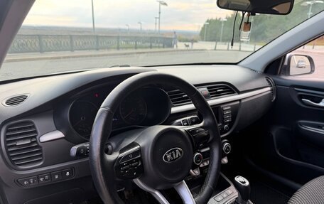 KIA Rio IV, 2018 год, 895 000 рублей, 8 фотография