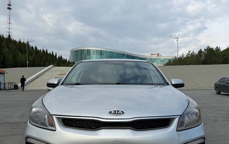 KIA Rio IV, 2018 год, 895 000 рублей, 4 фотография