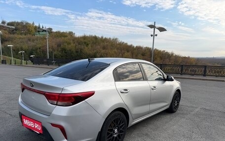 KIA Rio IV, 2018 год, 895 000 рублей, 5 фотография