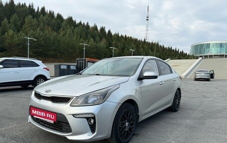 KIA Rio IV, 2018 год, 895 000 рублей, 3 фотография