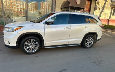 Toyota Highlander III, 2014 год, 2 800 000 рублей, 2 фотография