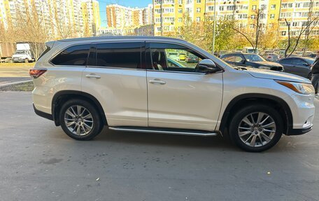 Toyota Highlander III, 2014 год, 2 800 000 рублей, 5 фотография