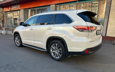 Toyota Highlander III, 2014 год, 2 800 000 рублей, 7 фотография
