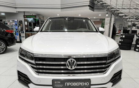 Volkswagen Touareg III, 2018 год, 4 550 000 рублей, 6 фотография