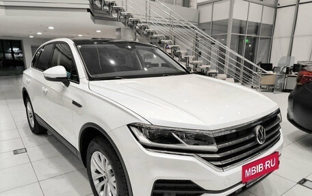 Volkswagen Touareg III, 2018 год, 4 550 000 рублей, 7 фотография