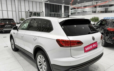 Volkswagen Touareg III, 2018 год, 4 550 000 рублей, 11 фотография